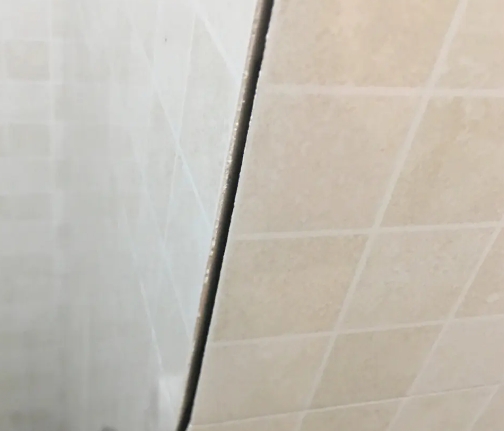 博望瓷砖空鼓维修公司分享阳台瓷砖脱落的修复过程可以分为以下几个步骤